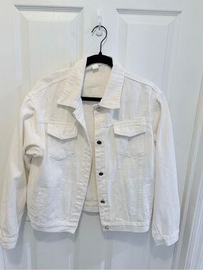 Classic women’s White Denim Jacket